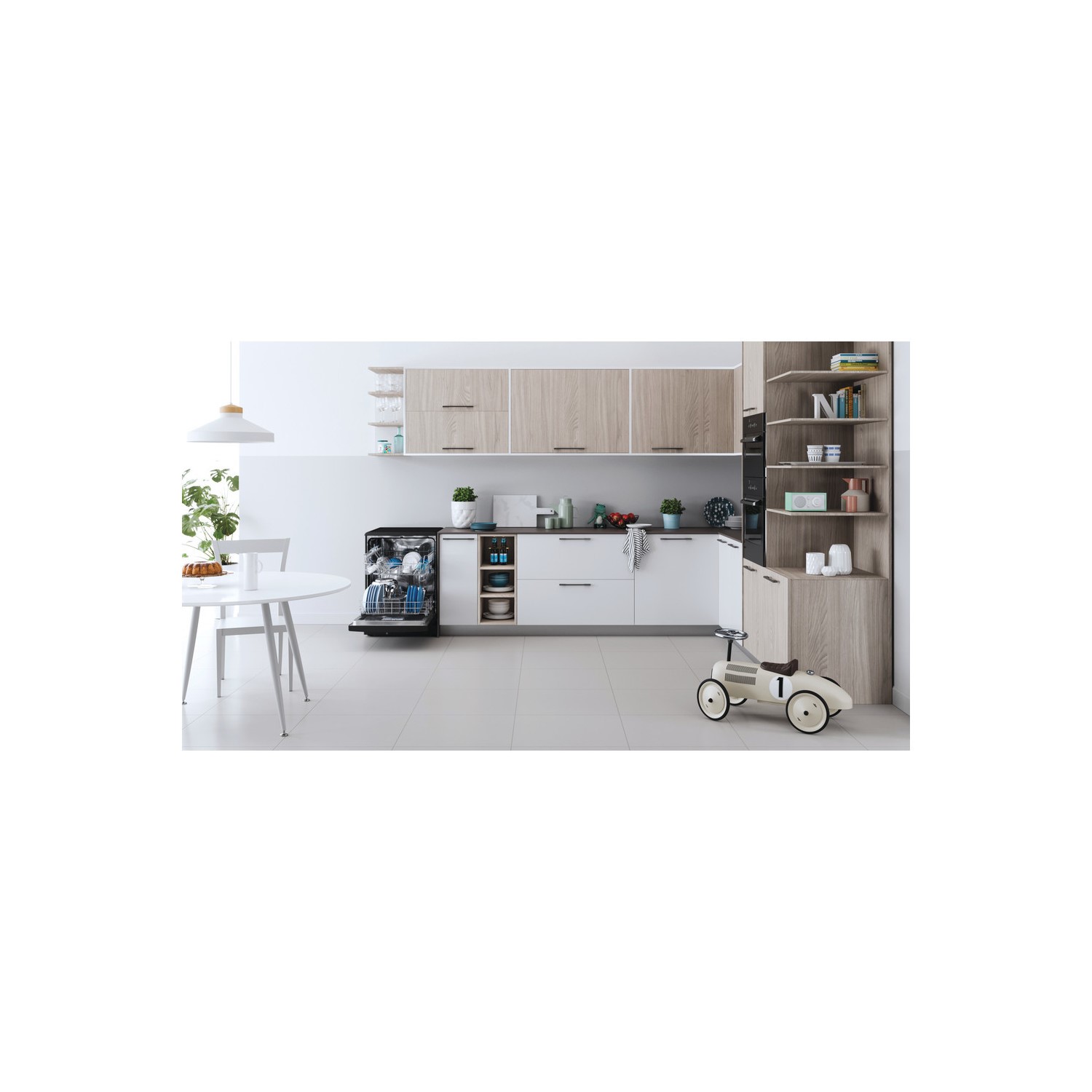 Indesit 13 Place Settings Freestanding Dishwasher - Black - Image 8