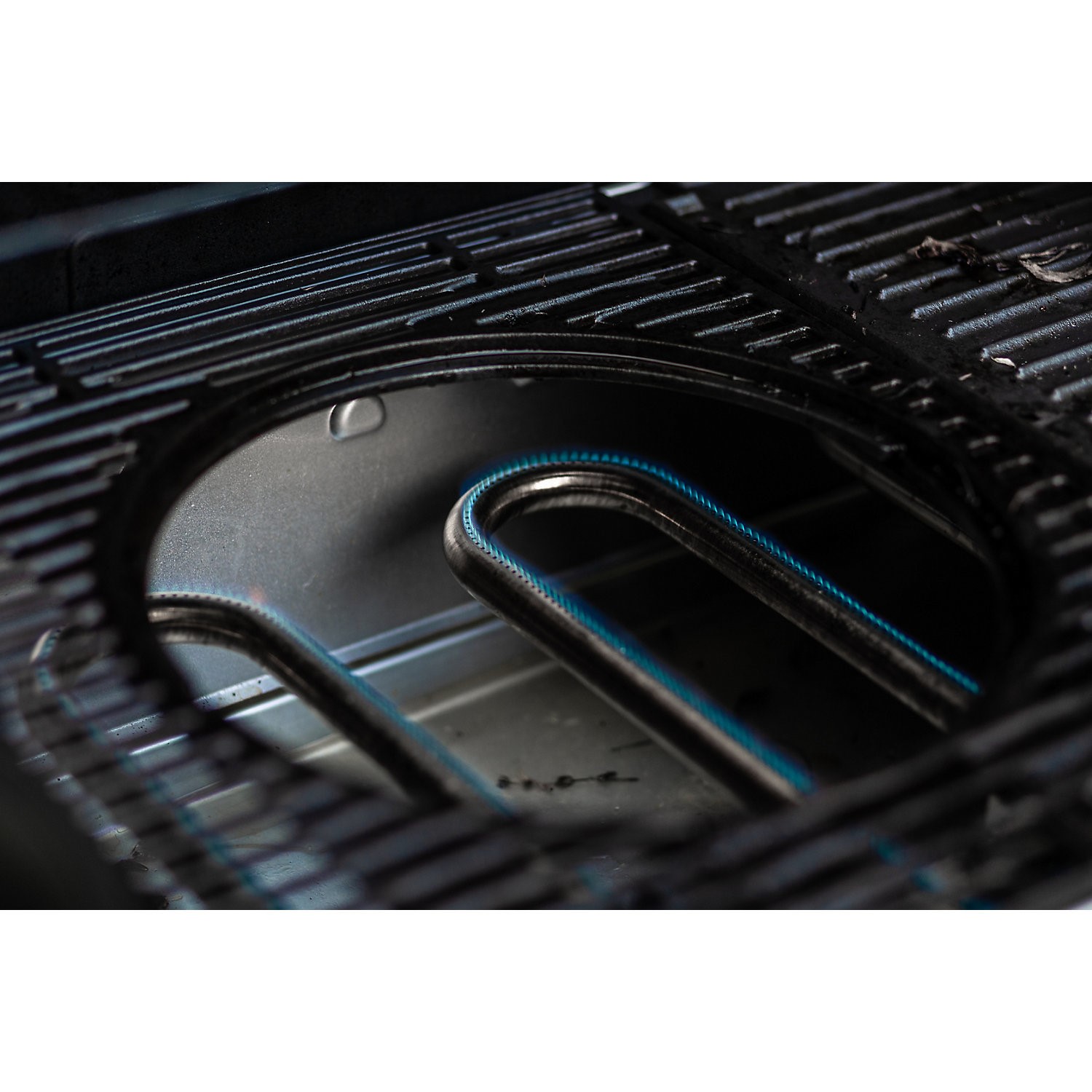 Campingaz 4 Series Premium S - 4 Burner Gas BBQ Grill with Side Burner - Grey - Image 3