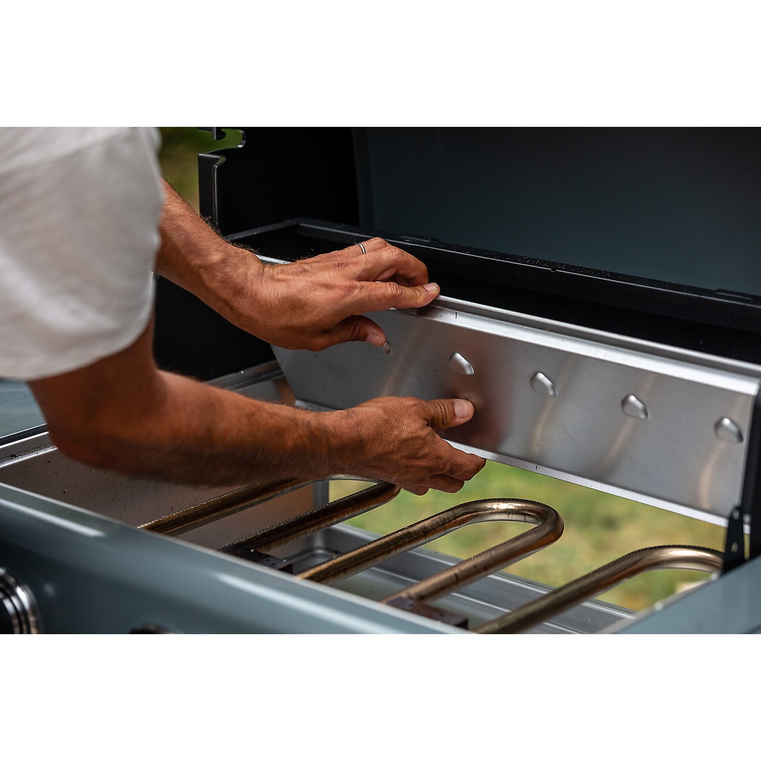 Campingaz 4 Series Premium S - 4 Burner Gas BBQ Grill with Side Burner - Grey - Image 6