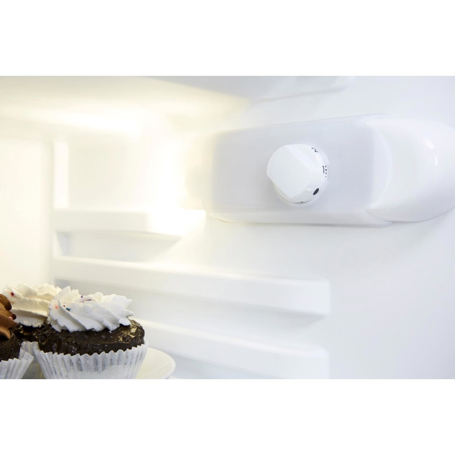 Indesit 146 Litre Integrated Under Counter Fridge - Image 2